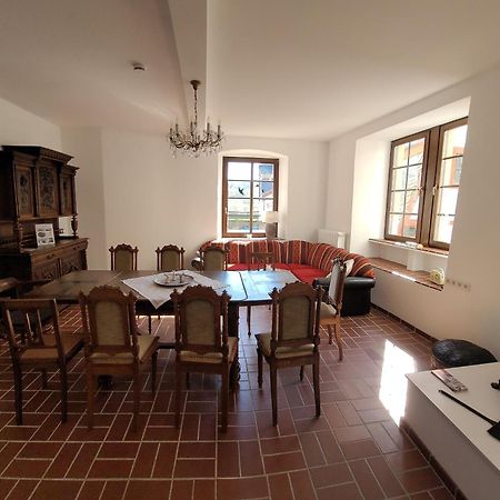 Alter Posthof Lieser Rum bild